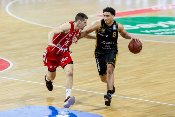 的积极跑动 的积极跑动