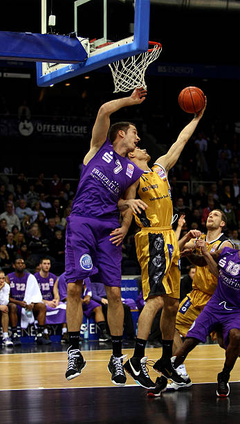 继续完成这 继续完成这